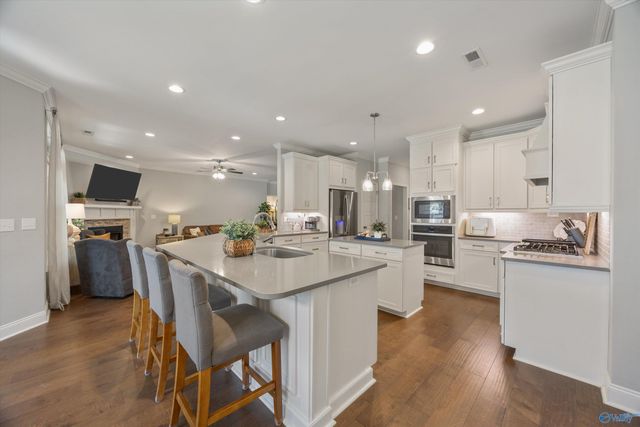 7614 Flint Crossing Circle, Owens Cross Roads, AL 35763