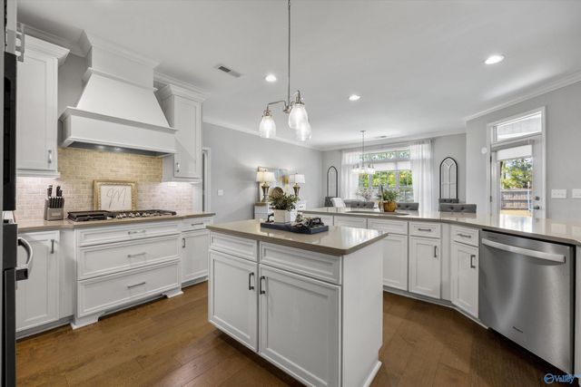 7614 Flint Crossing Circle, Owens Cross Roads, AL 35763