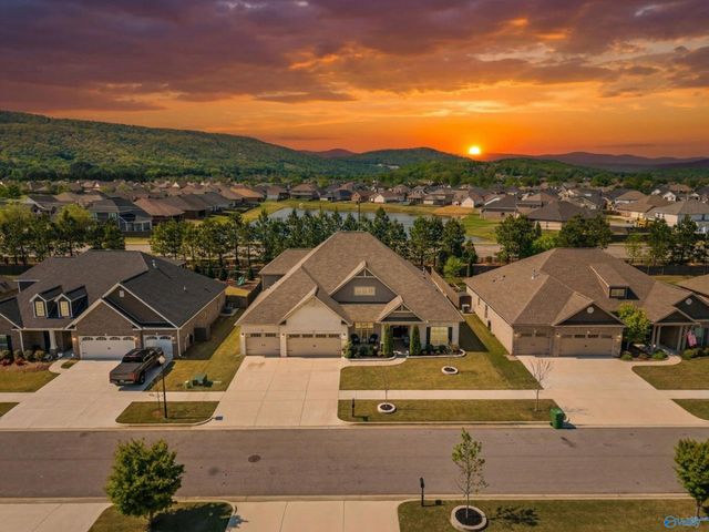 7614 Flint Crossing Circle, Owens Cross Roads, AL 35763