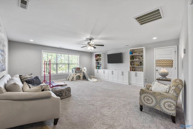 7614 Flint Crossing Circle, Owens Cross Roads, AL 35763