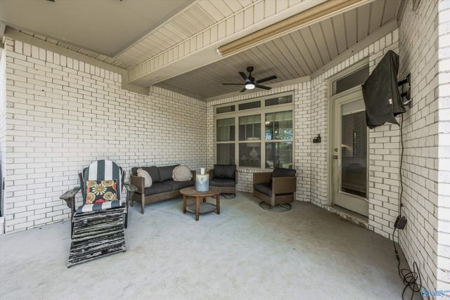 7614 Flint Crossing Circle, Owens Cross Roads, AL 35763