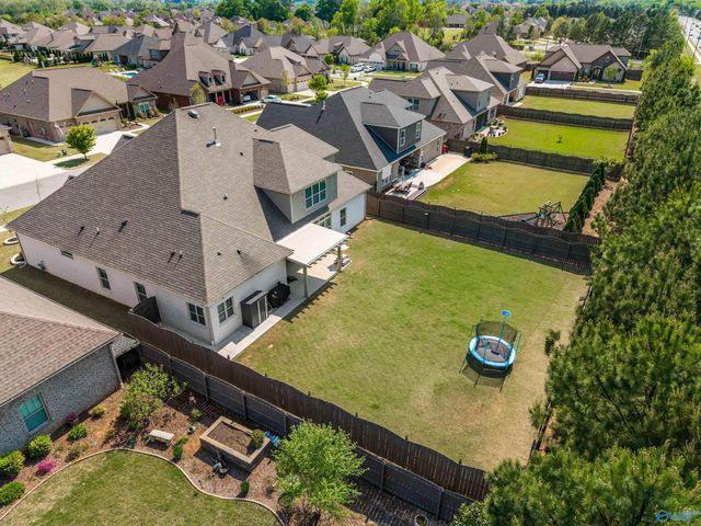 7614 Flint Crossing Circle, Owens Cross Roads, AL 35763