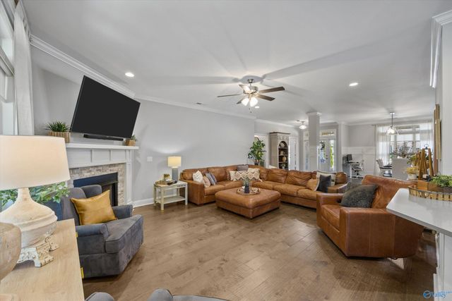 7614 Flint Crossing Circle, Owens Cross Roads, AL 35763