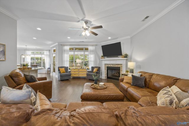 7614 Flint Crossing Circle, Owens Cross Roads, AL 35763