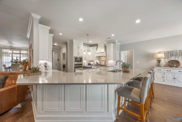 7614 Flint Crossing Circle, Owens Cross Roads, AL 35763