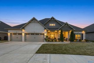 7614 Flint Crossing Circle, Owens Cross Roads, AL 35763