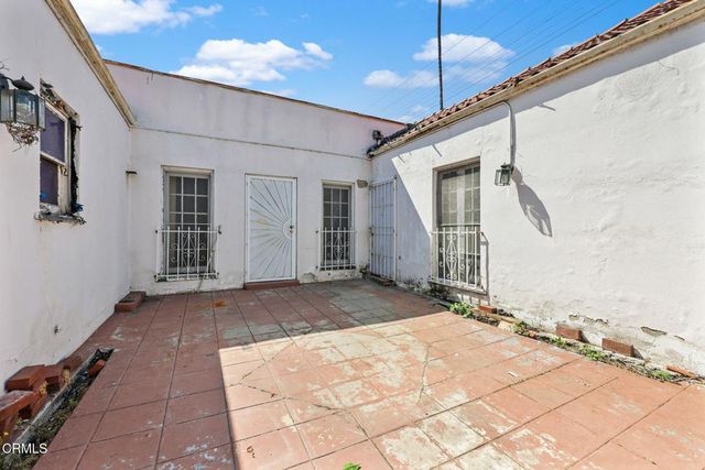 3273 Country Club Drive, Los Angeles, CA 90019