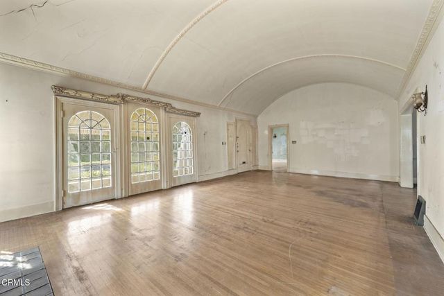 3273 Country Club Drive, Los Angeles, CA 90019