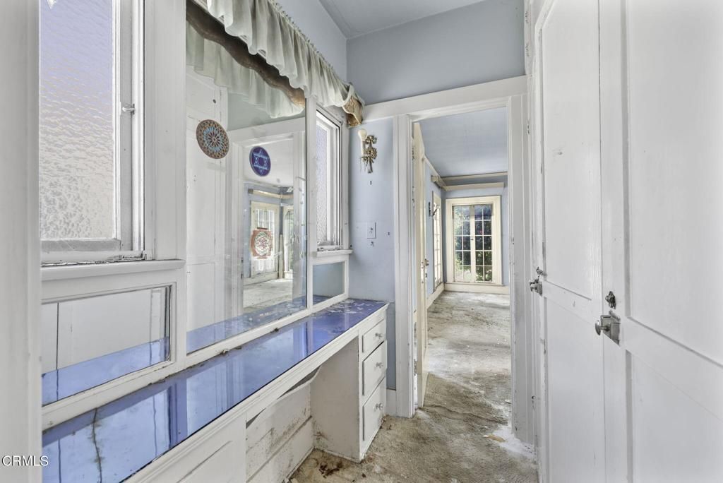 Image 19 of property listing at 3273 Country Club Drive, Los Angeles, CA 90019