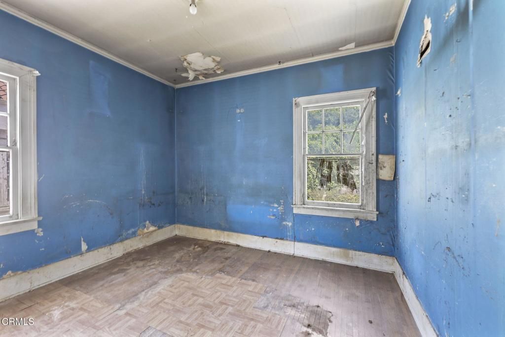 Image 24 of property listing at 3273 Country Club Drive, Los Angeles, CA 90019