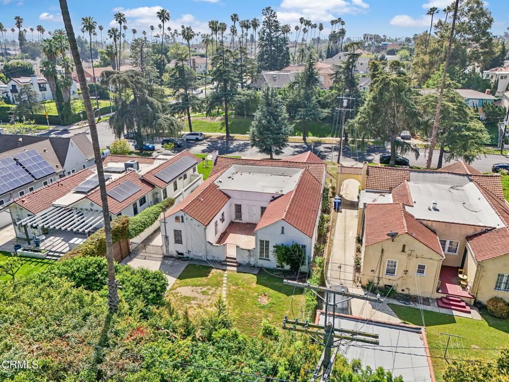 Image 31 of property listing at 3273 Country Club Drive, Los Angeles, CA 90019