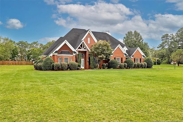 221 W Dove Ridge Lane, Spring Lake, NC 28390
