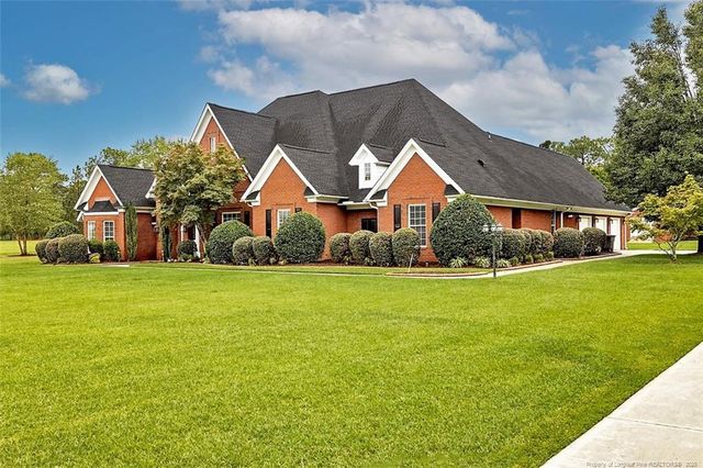 221 W Dove Ridge Lane, Spring Lake, NC 28390