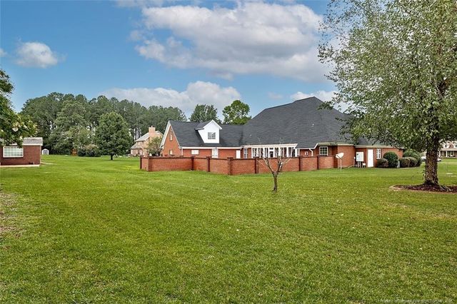 221 W Dove Ridge Lane, Spring Lake, NC 28390