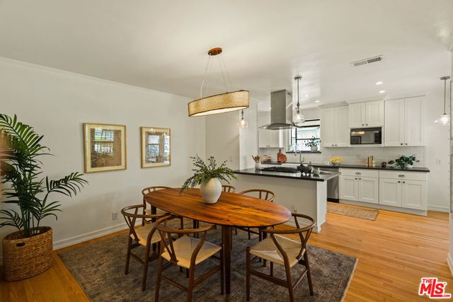 5700 Fallsgrove Street, Los Angeles, CA 90016