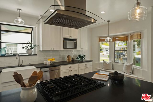 5700 Fallsgrove Street, Los Angeles, CA 90016