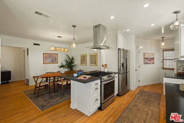 5700 Fallsgrove Street, Los Angeles, CA 90016