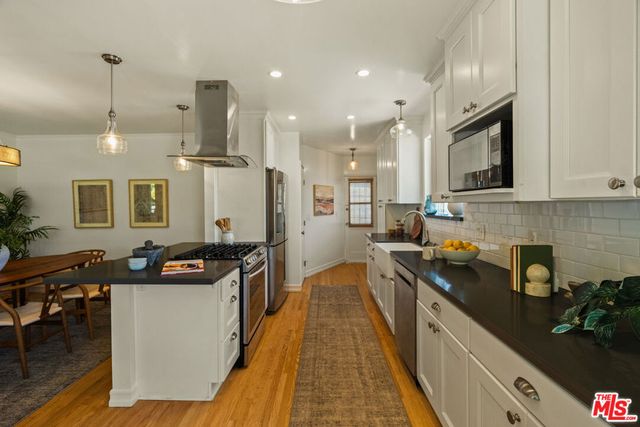 5700 Fallsgrove Street, Los Angeles, CA 90016