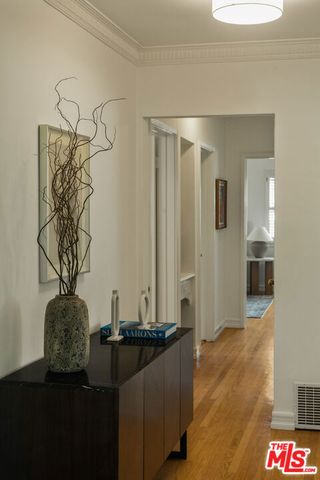5700 Fallsgrove Street, Los Angeles, CA 90016