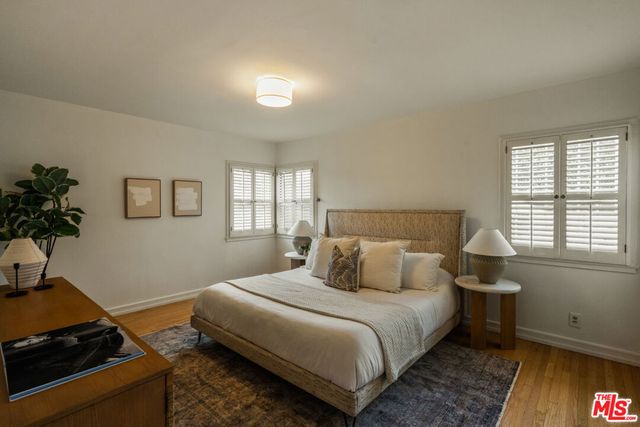 5700 Fallsgrove Street, Los Angeles, CA 90016