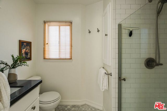5700 Fallsgrove Street, Los Angeles, CA 90016