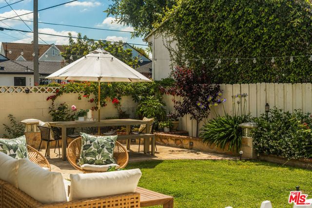 5700 Fallsgrove Street, Los Angeles, CA 90016