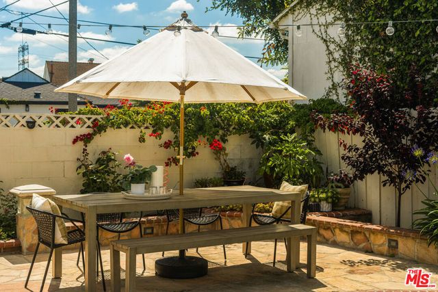 5700 Fallsgrove Street, Los Angeles, CA 90016