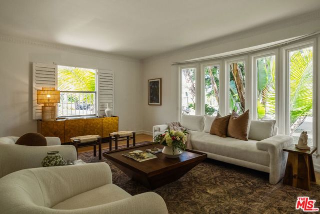 5700 Fallsgrove Street, Los Angeles, CA 90016