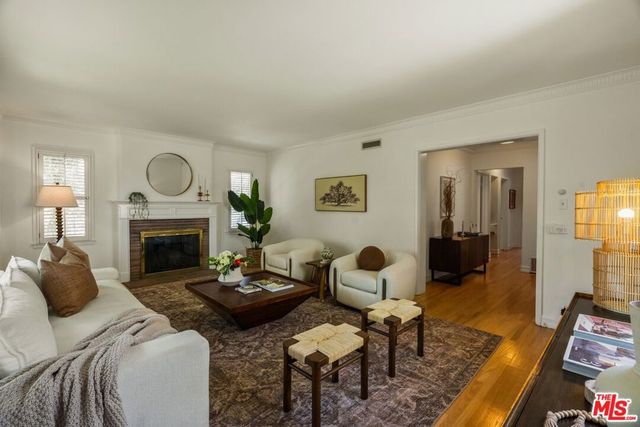 5700 Fallsgrove Street, Los Angeles, CA 90016