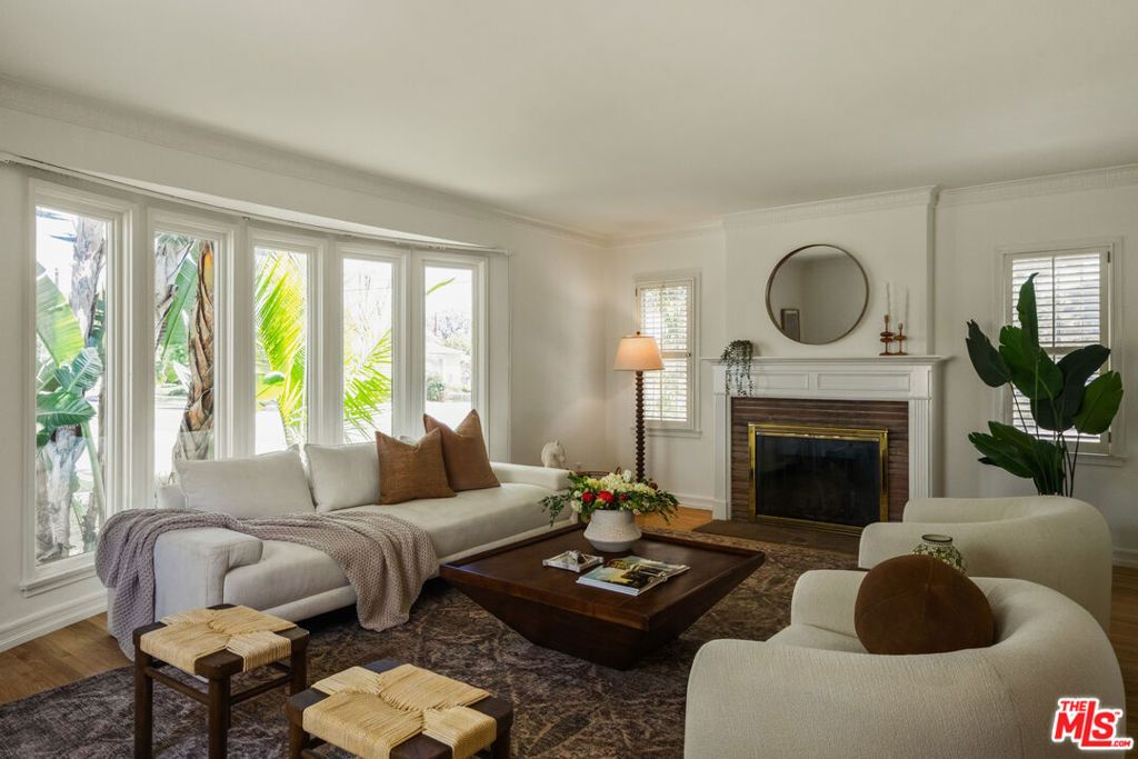 5700 Fallsgrove Street, Los Angeles, CA 90016
