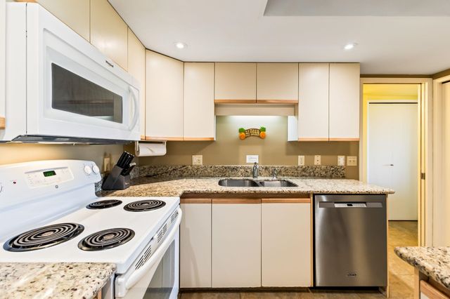 2575 S Kihei Rd Apt Q402 402, Kihei, HI 96753