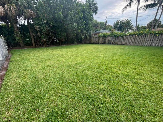 218 Seville Road, West Palm Beach, FL 33405