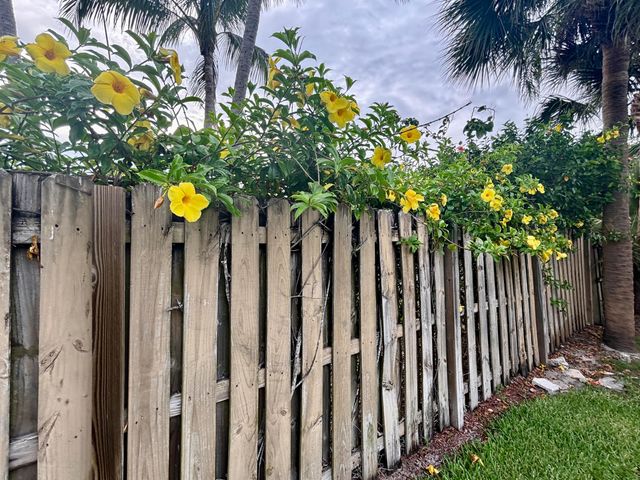 218 Seville Road, West Palm Beach, FL 33405