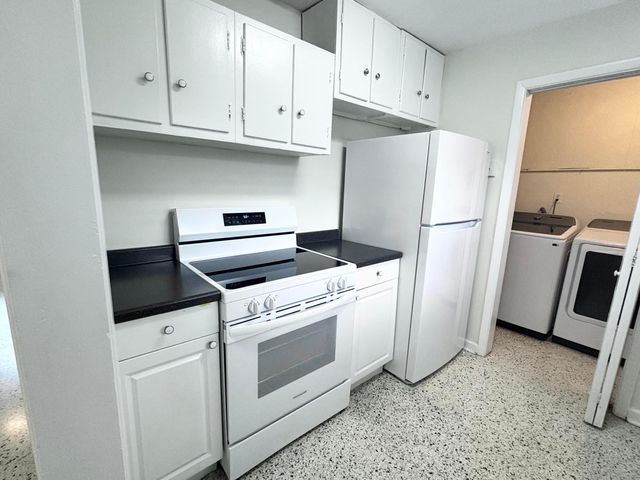218 Seville Road, West Palm Beach, FL 33405