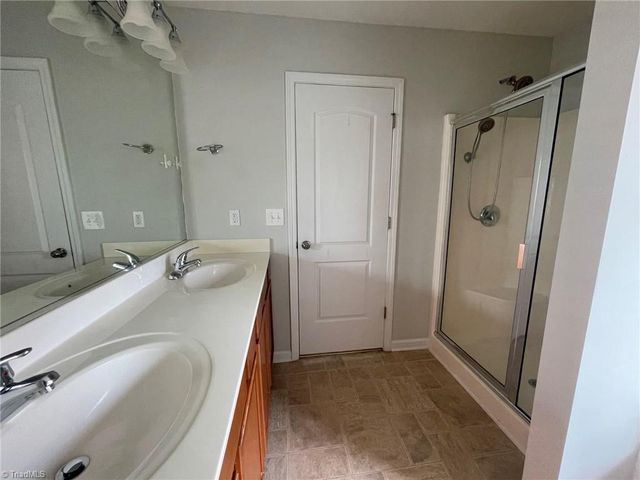 335 Summergate Drive, Winston-salem, NC 27103