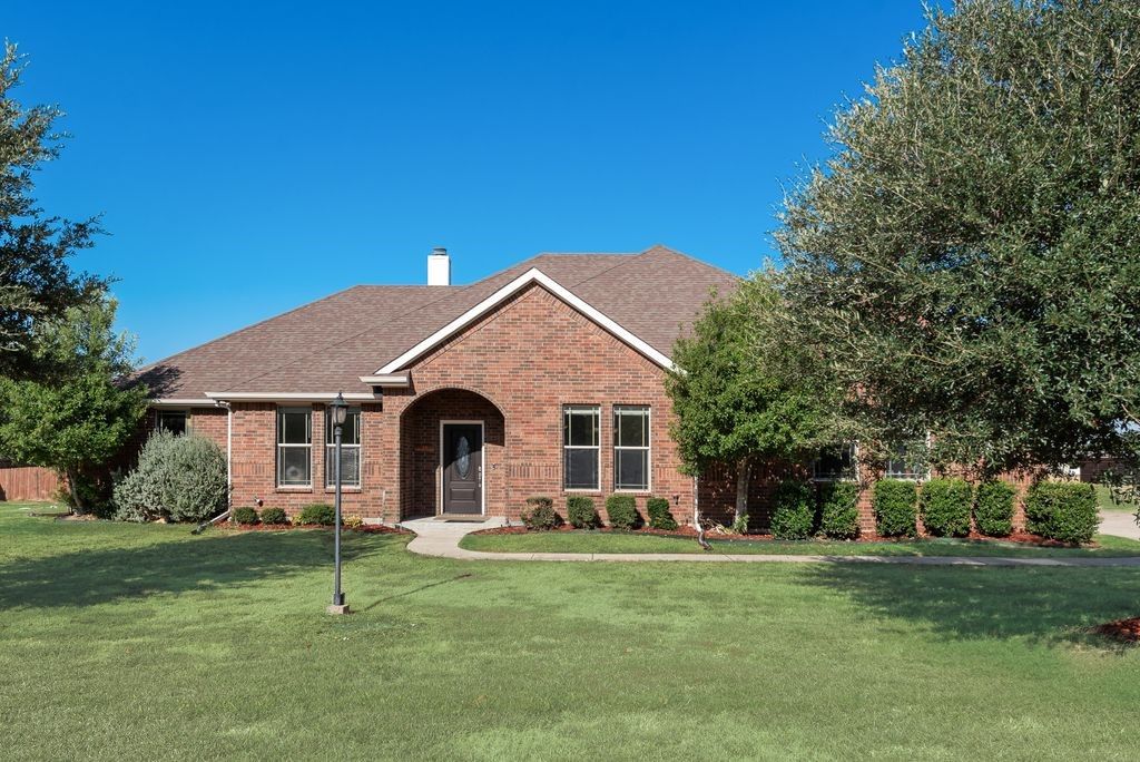 2121 N Mockingbird Lane, Midlothian, TX 76065 — photo 2