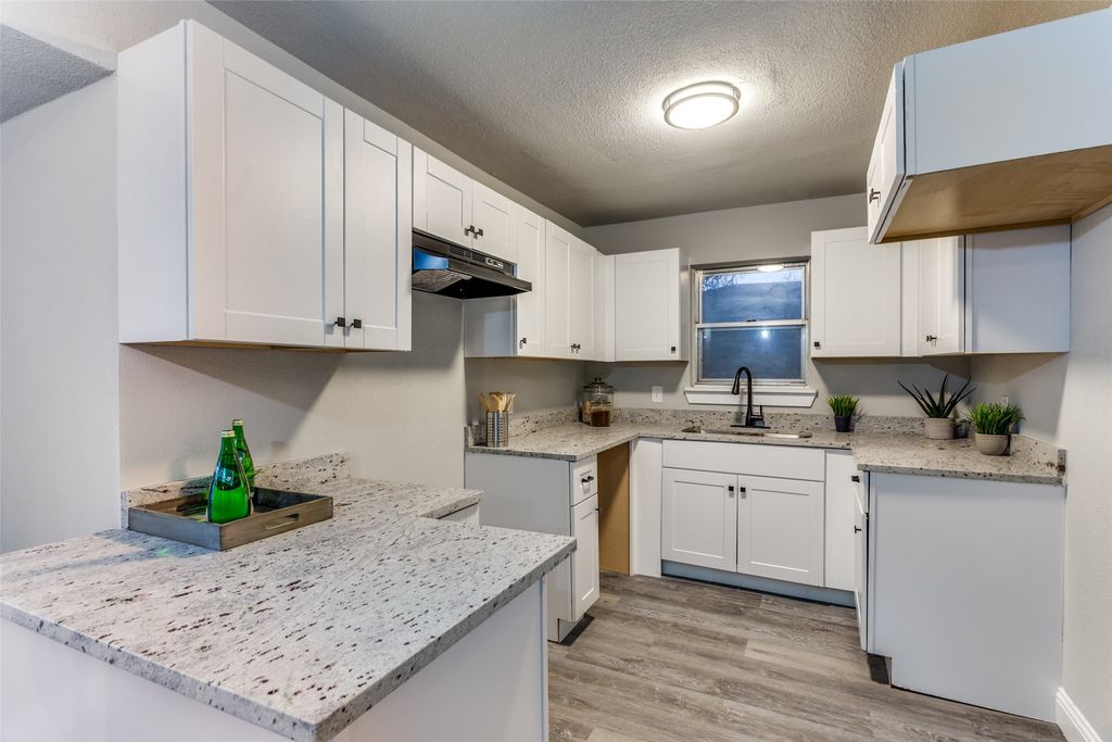 2801 Wren Avenue, Fort Worth, TX 76133 — exterior
