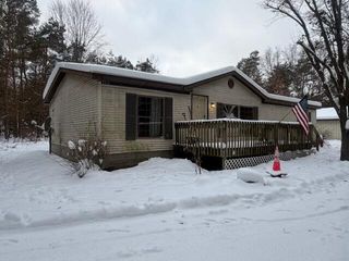 5237 S Chestnut Avenue, Newaygo, MI 49337