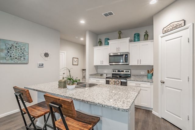 1385 Dillard Creek Drive, Fort Worth, TX 76247