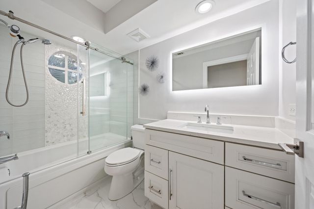 1077 Siena Oaks Circle E, Palm Beach Gardens, FL 33410