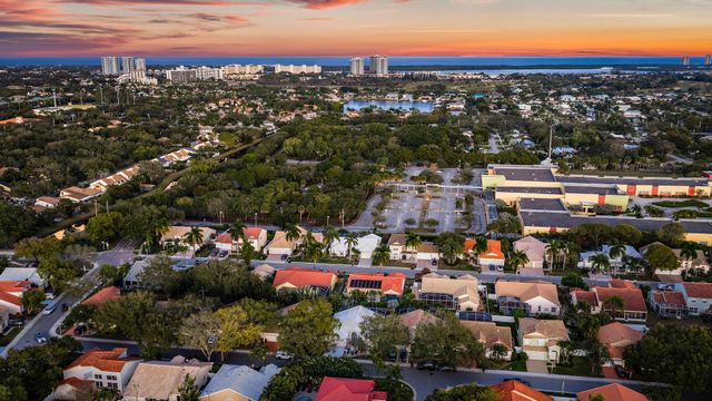 1077 Siena Oaks Circle E, Palm Beach Gardens, FL 33410