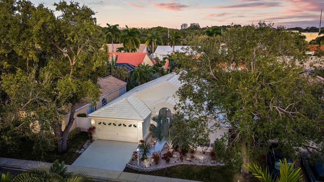 1077 Siena Oaks Circle E, Palm Beach Gardens, FL 33410