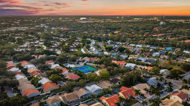 1077 Siena Oaks Circle E, Palm Beach Gardens, FL 33410