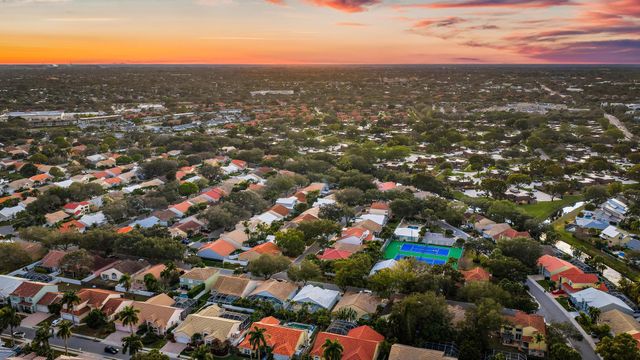 1077 Siena Oaks Circle E, Palm Beach Gardens, FL 33410