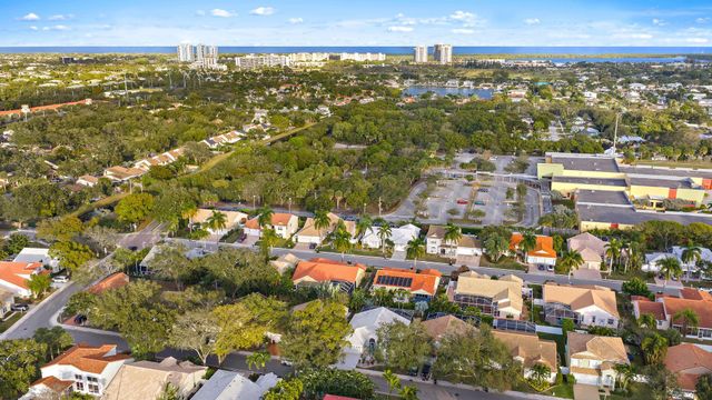 1077 Siena Oaks Circle E, Palm Beach Gardens, FL 33410