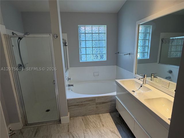 1646 SW 148th Ter 1646, Pembroke Pines, FL 33027