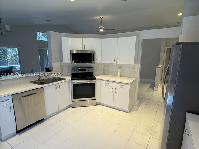 1646 SW 148th Ter 1646, Pembroke Pines, FL 33027