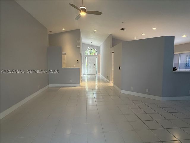 1646 SW 148th Ter 1646, Pembroke Pines, FL 33027