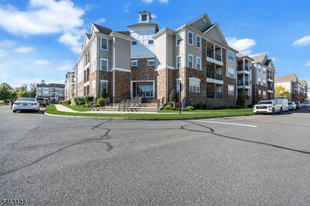 7213 Minuteman Ln 7213, Franklin Twp., NJ 08873 — photo 2
