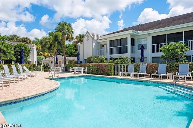 5633 Turtle Bay DR 35, Naples, FL 34108